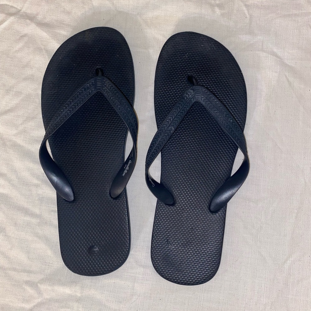 FREE Good Fellow Mens Brent Flip Flop Sandals - read details - Picture 1 of 7